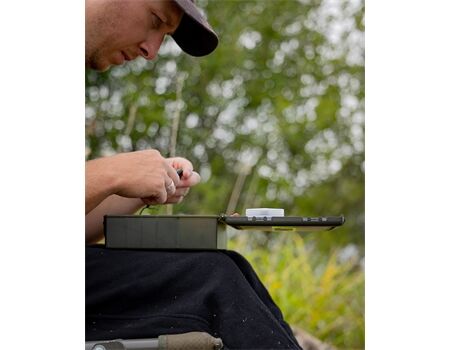 FOX EDGES "loaded" medium tackle box
