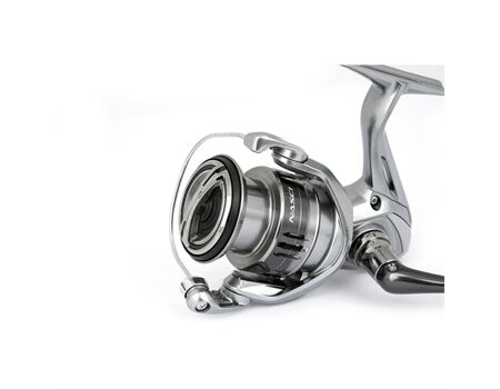 SHIMANO NASCI 2500 Spinnrolle