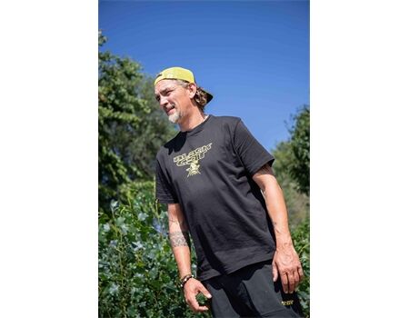 BLACK CAT Schwarzes T-Shirt mit Distressed-Logo