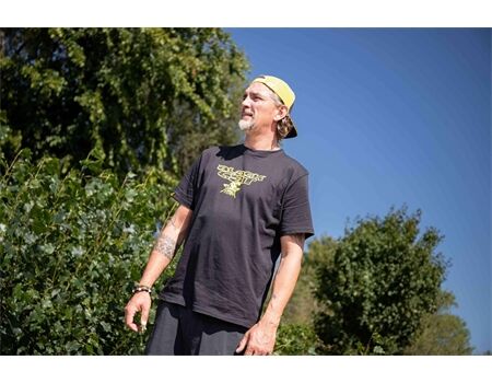 BLACK CAT Schwarzes T-Shirt mit Distressed-Logo